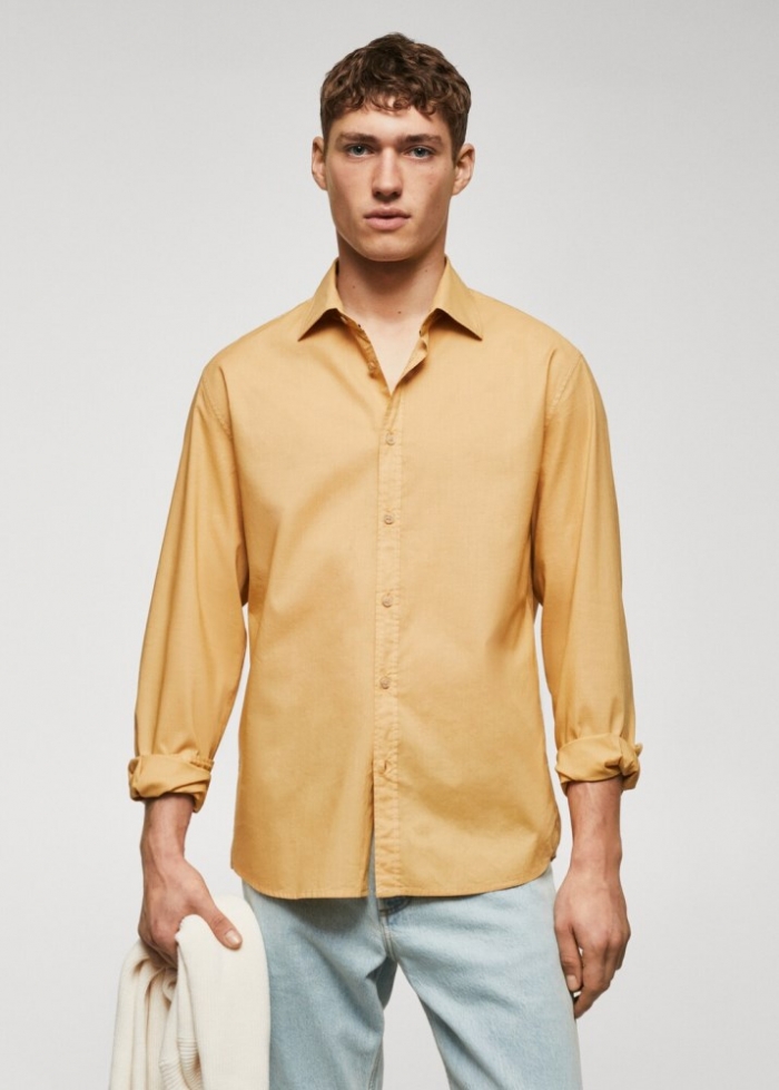 Mango Camisa regular fit algodón voile - Ocre