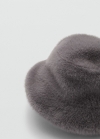 Mango Gorro bucket efecto pelo - Gris