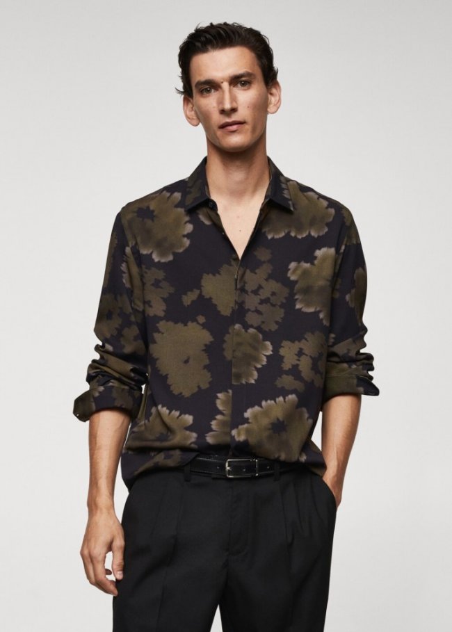 Mango Camisa fluida estampada - Khaki