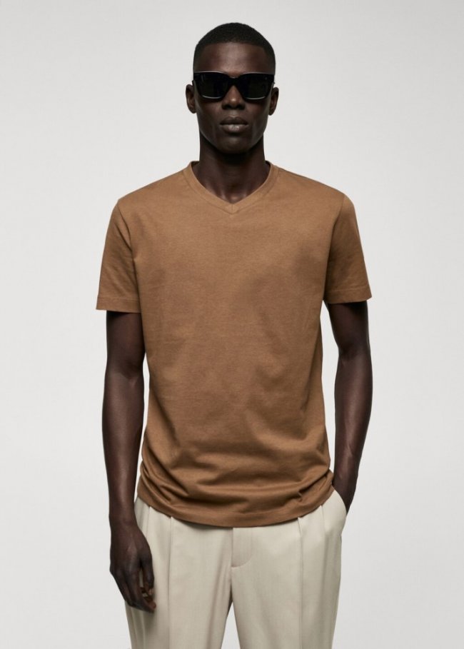 Mango Camiseta básica algodón cuello pico - Marrón