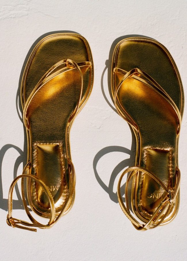 Mango Sandalia tiras metalizada - Oro