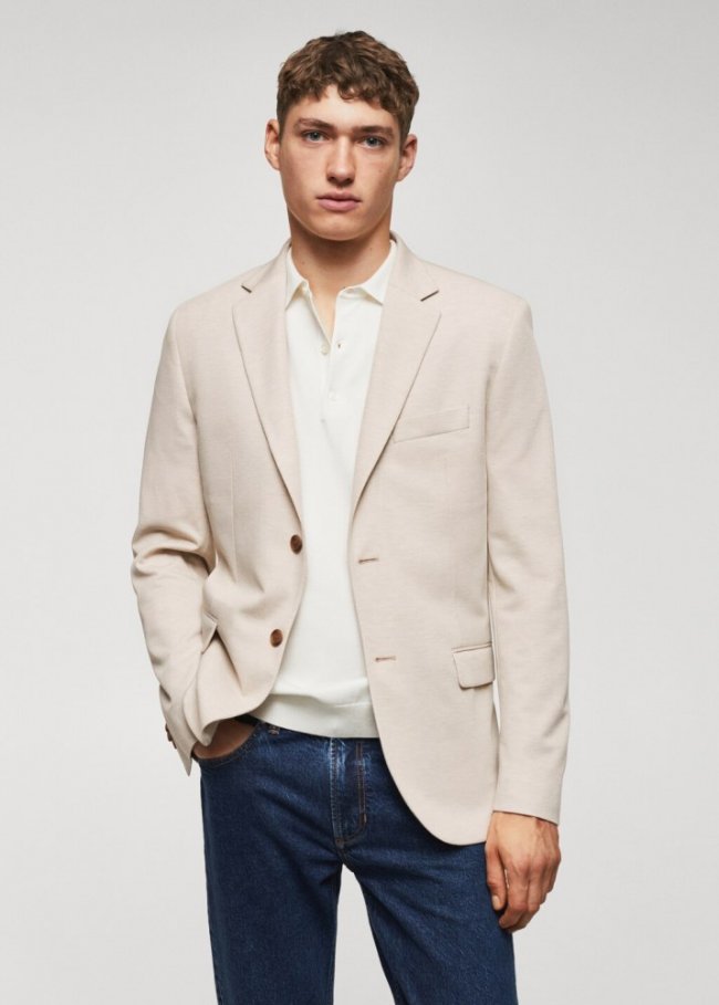 Mango Americana slim fit microestructura - Arena