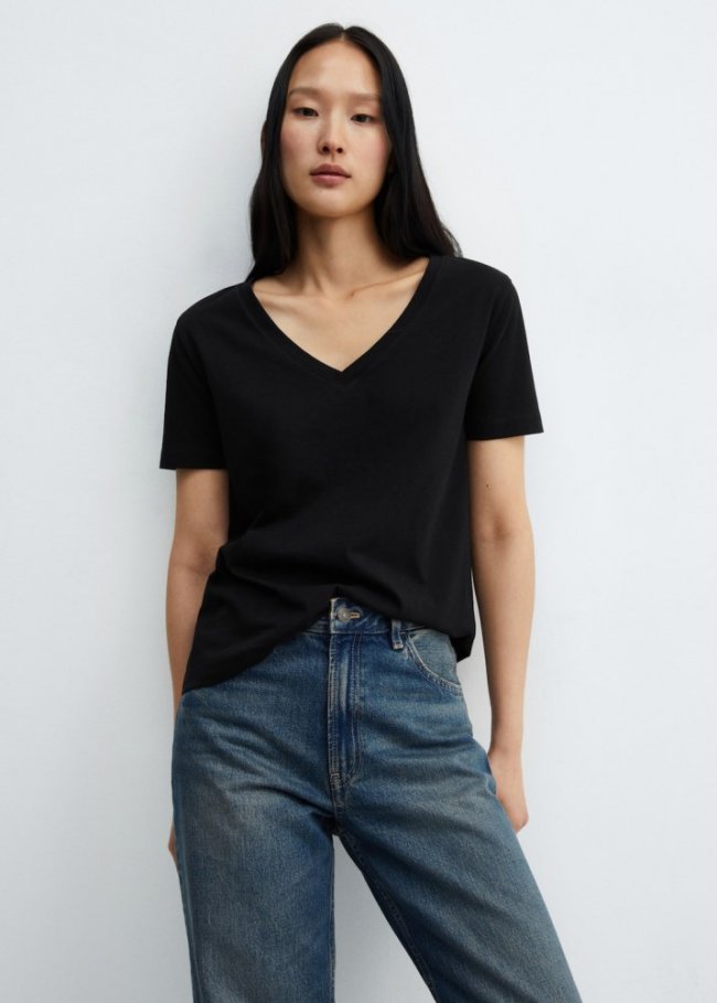 Mango Camiseta algodón cuello pico - Negro