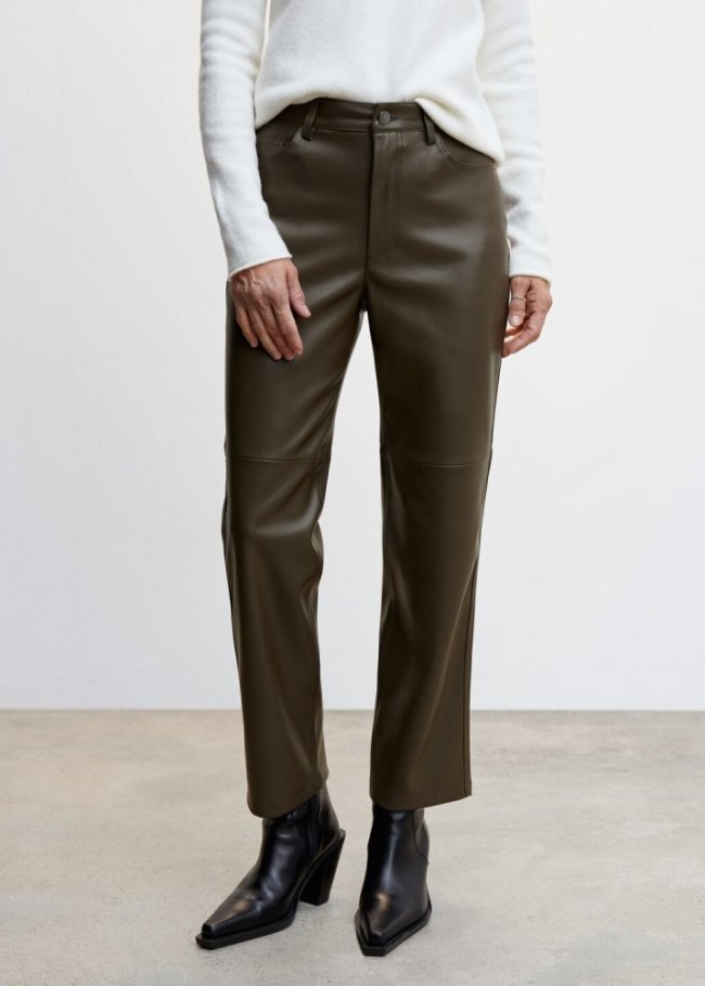 Mango Pantalón recto efecto piel - Chocolate
