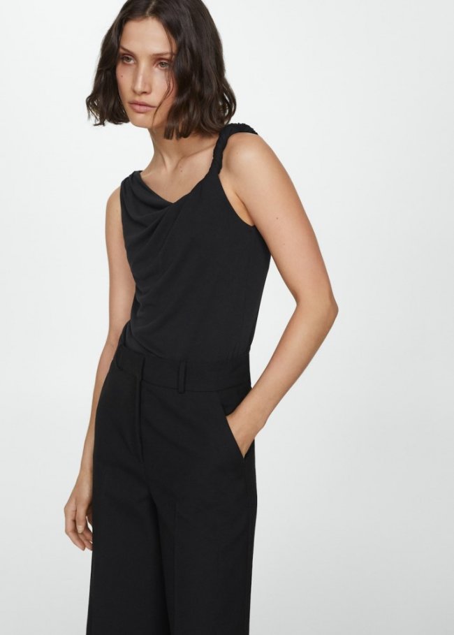 Mango Top detalle drapeado - Negro