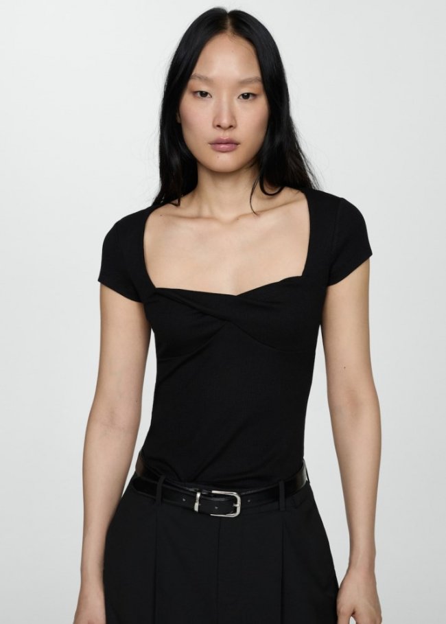 Mango Camiseta escote drapeado - Negro