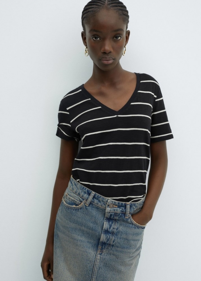 Mango Camiseta rayas cuello pico - Negro