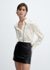 Mango Camisa fluida satinada - Vainilla