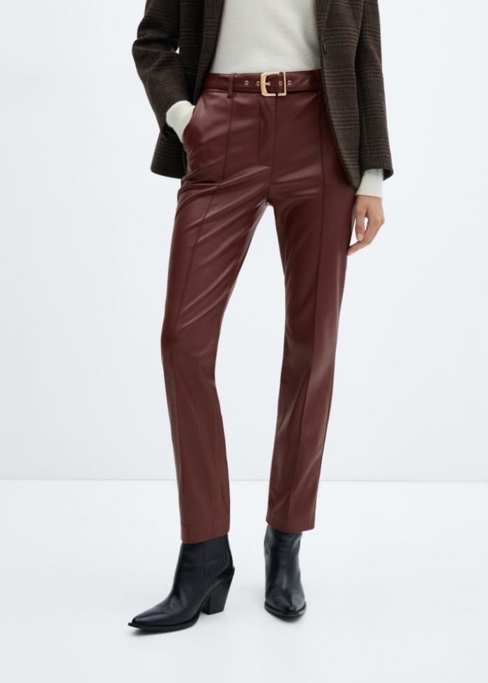 Mango Pantalón cinturón efecto piel - Vino