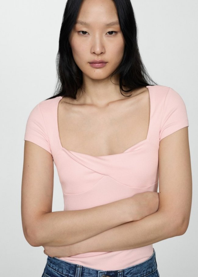 Mango Camiseta escote drapeado - Rosa pastel