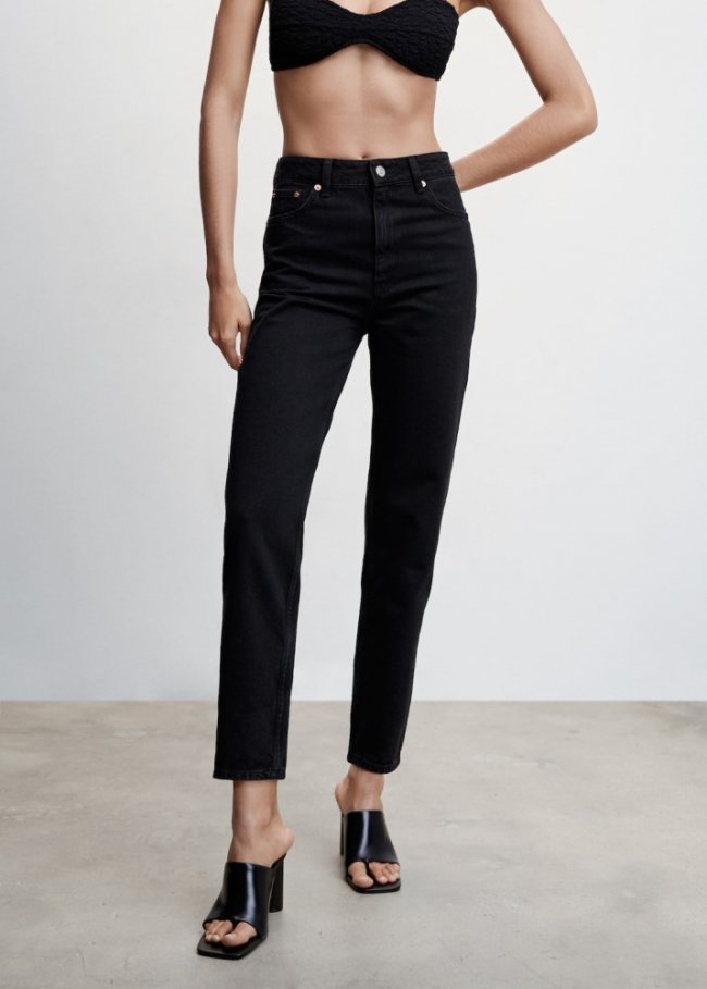 Mango Jeans mom tiro alto - Denim negro
