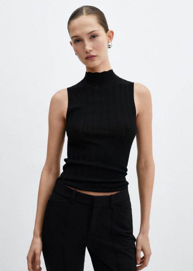 Mango Top canalé cuello alto - Negro