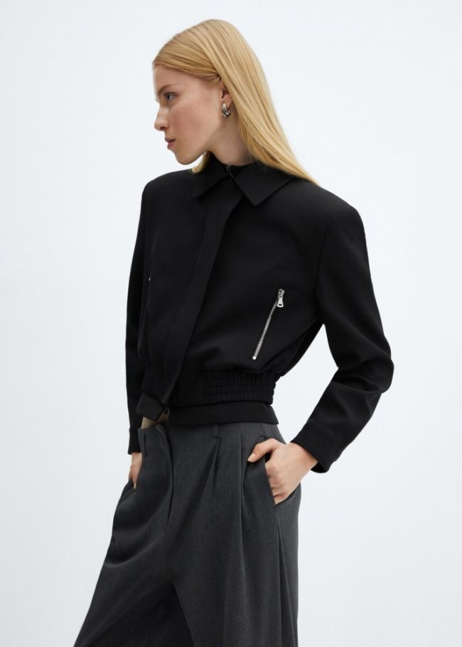 Mango Chaqueta crop hombreras - Negro