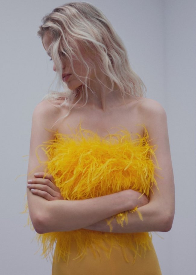Mango Top estilo bandeau plumas - Naranja