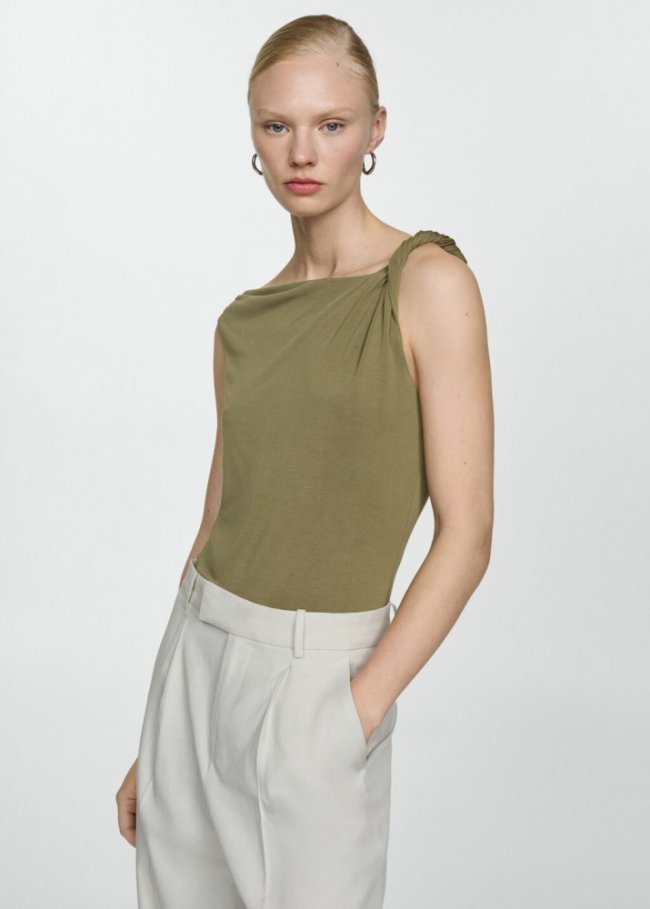 Mango Top detalle drapeado - Khaki