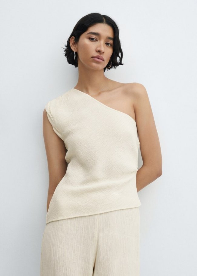 Mango Top asimétrico textura - Blanco roto
