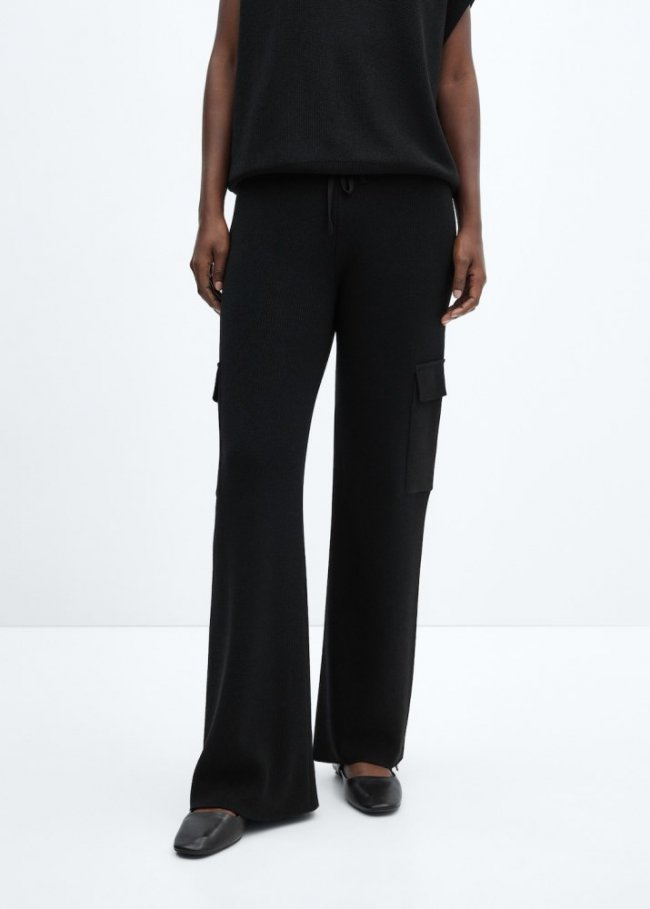 Mango Pantalón punto bolsillos cargo - Negro