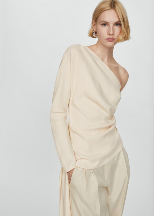 Mango Blusa asimétrica detalle drapeado - Crudo