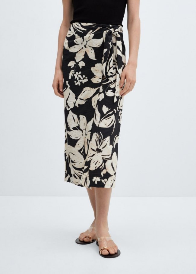 Mango Falda cruzada estampado floral - Negro