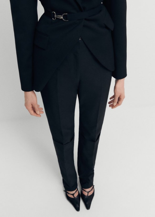 Mango Pantalón recto pliegue - Negro