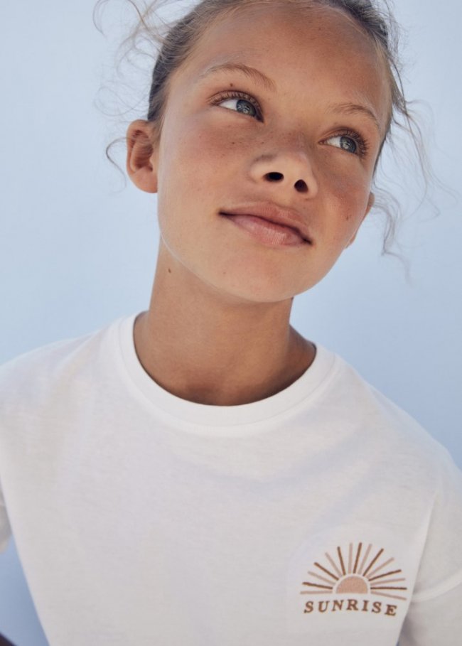 Mango Camiseta mensaje bordado - Blanco roto