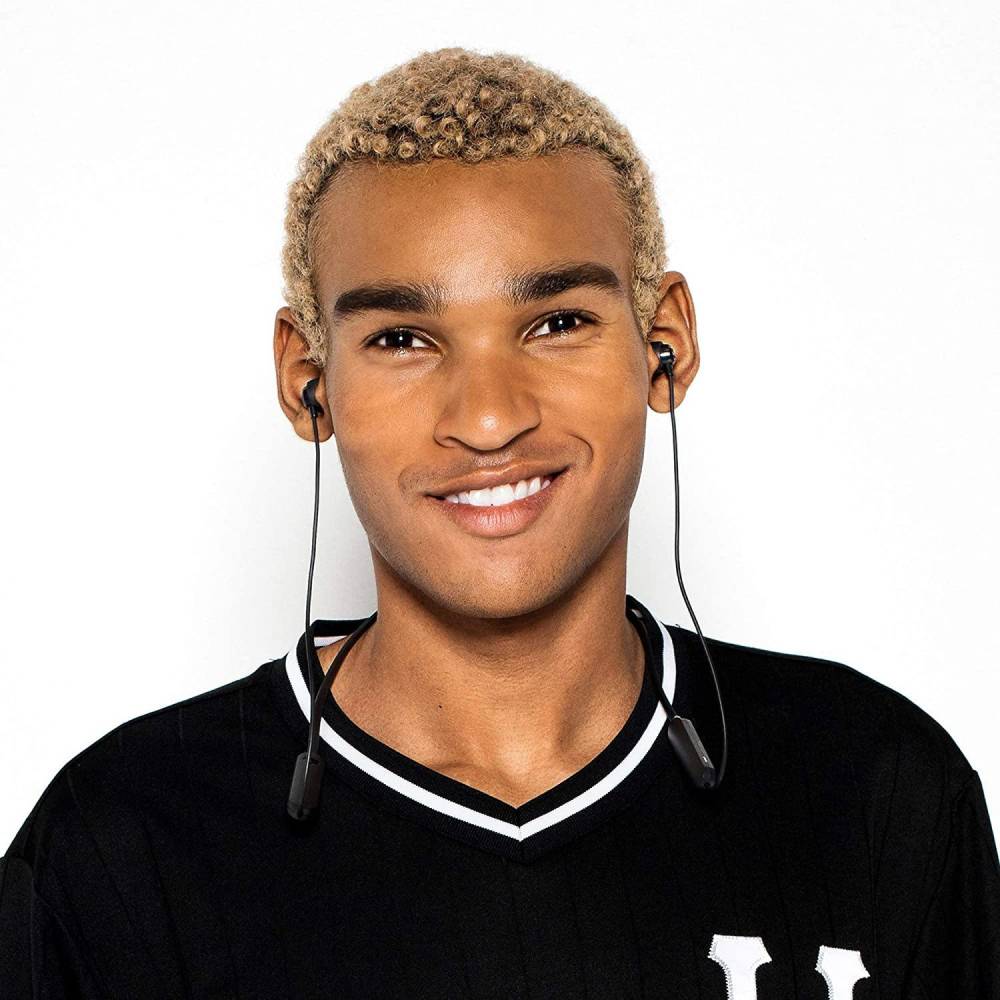 Skullcandy S2JPW-M003 Bluetooth Headset (Black, In the Ear) Skullcandy S2JPW-M003 Bluetooth Headset (Black, In the Ear)