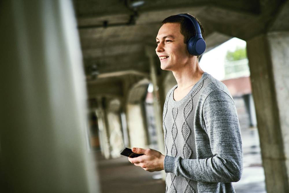 SONY WH-XB700 Bluetooth Headset (Blue, On the Ear)