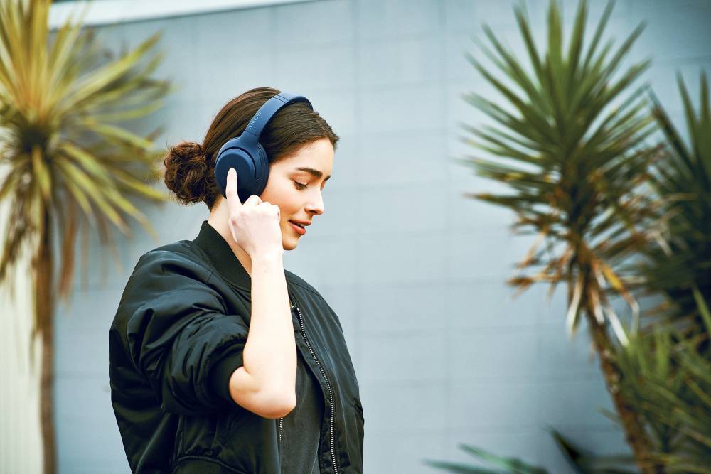 SONY WH-XB900N Active noise cancellation enabled Bluetooth Headset (Blue, On the Ear) SONY WH-XB900N Active noise cancellation enabled Bluetooth Headset (Blue, On the Ear)